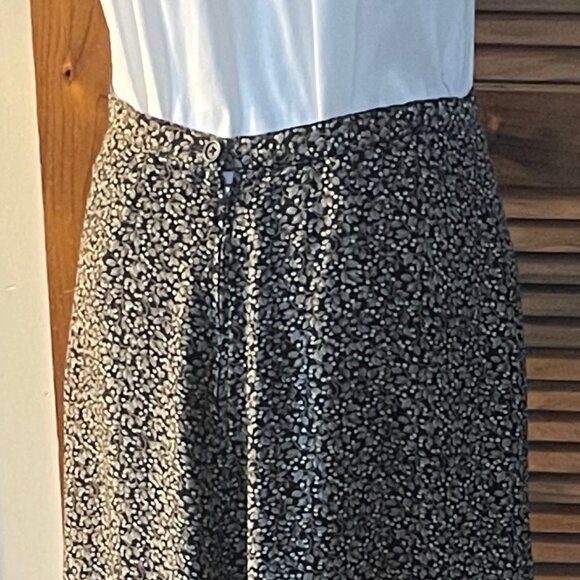 Gorgeous Black, Gray, Sage Floral Rayon A-Line Maxi Skirt (Size 10) - Picture 7 of 14